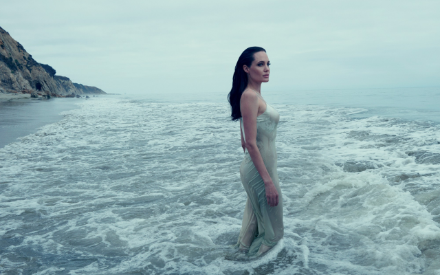 2000x1331 pix. Wallpaper angelina jolie, outdoors, actress, wet dress, beach, transparent, sea