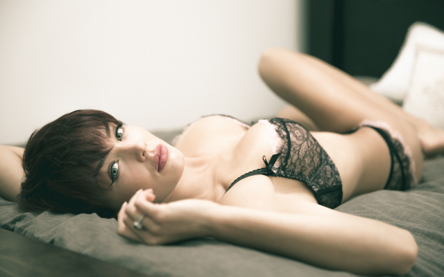 2880x1920 pix. Wallpaper rosie robinson, lingerie, model, tits, short hairs, bra