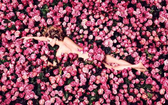 2000x1214 pix. Wallpaper lea seydoux, french actress, nude, roses, flowers