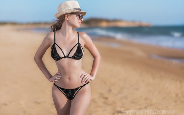 2048x1368 pix. Wallpaper black bikini, brunette, beach, sand, sea, hat, sunglasses, smiling