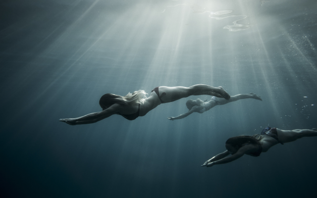 2048x1365 pix. Wallpaper underwater, swimming, diving, bikini