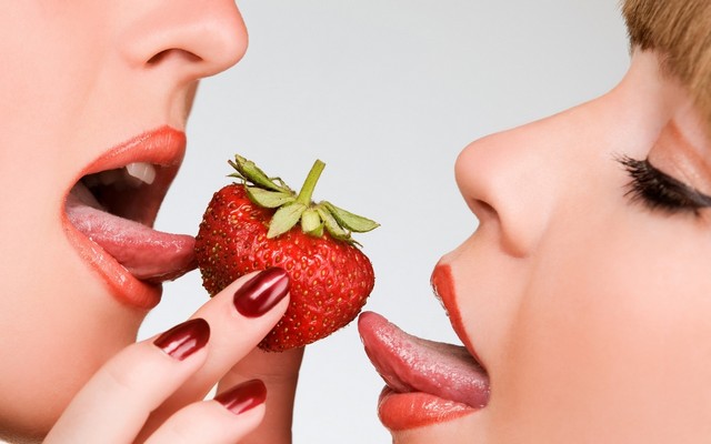1920x1200 pix. Wallpaper tongue, strawberry