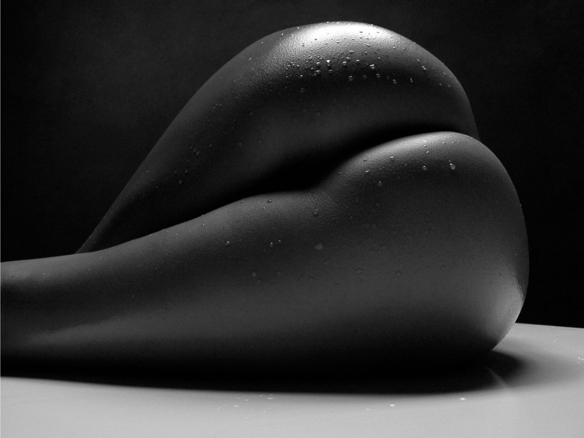 Черно-белые снимки обнаженной женщины | порно фото бесплатно на поддоноптом.рф