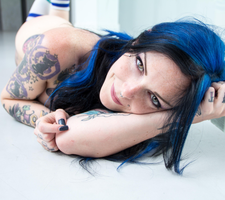 Suicide girl riae