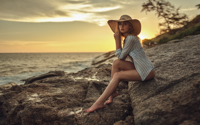 2048x1152 pix. Wallpaper ksenia kokoreva, sunset, hat, shirt, sea, sitting