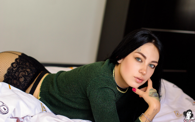 4000x2678 pix. Wallpaper anastasiafoggy, suicide girls, tattoo, model, ass, in bed, black hair, green eyes