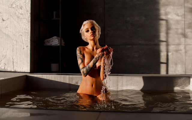 2000x1125 pix. Wallpaper blonde, short hair, wet body, naked, belly, tattoo, boobs, tits, nipples, wet, tanned
