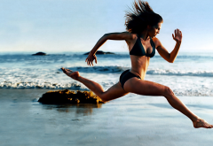 fitness girl, beach, running, sea wallpaper