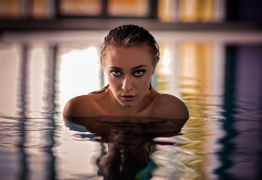 model, natural light, reflection, pool, wet, face wallpaper